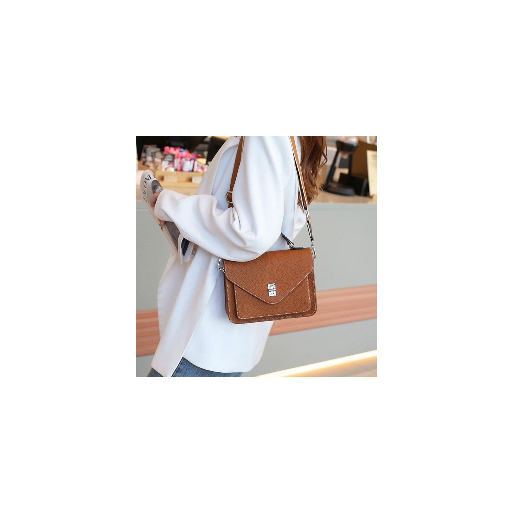 Женская кожаная сумка мессенджер Camille коричневая