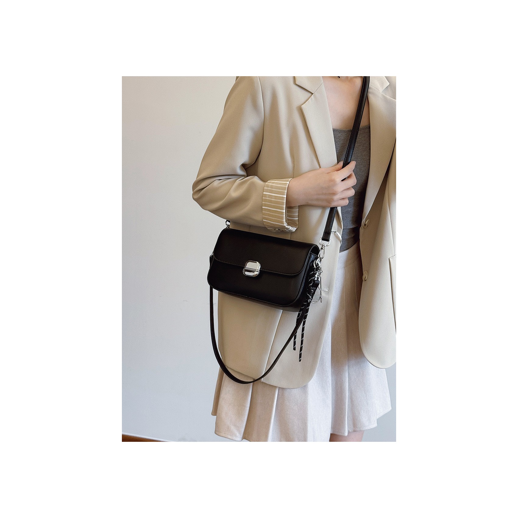 Женская сумка кросс боди Marie черная