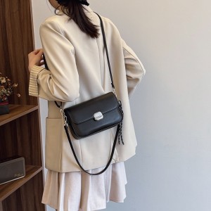 Жіноча сумка крос боді Marie чорна