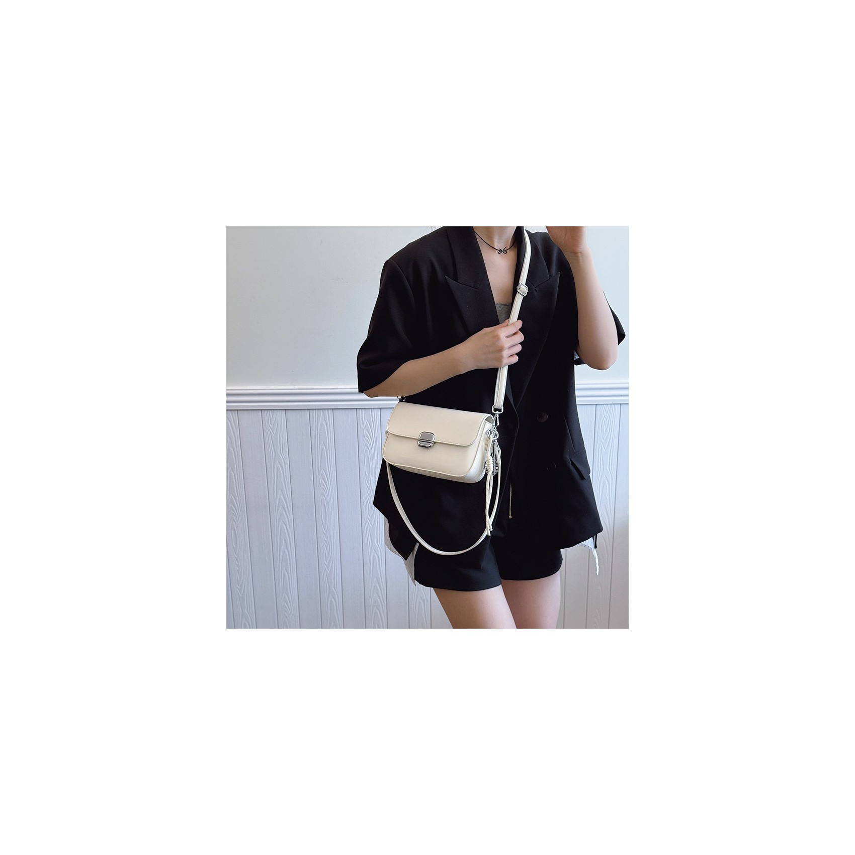 Женская сумка кросс боди Marie белая