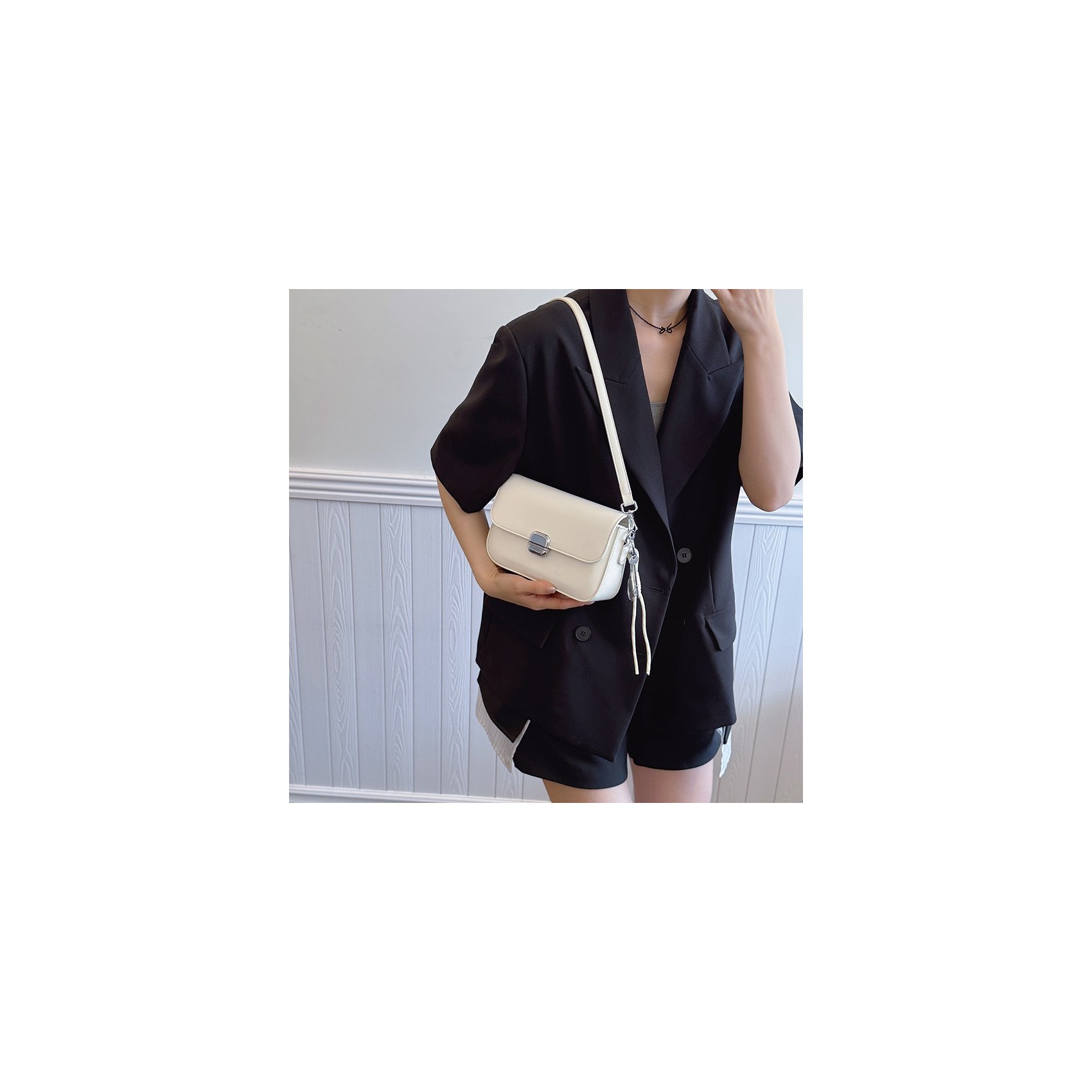 Жіноча сумка крос боді Marie біла