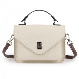 Женская кожаная сумка мессенджер Camille молочная