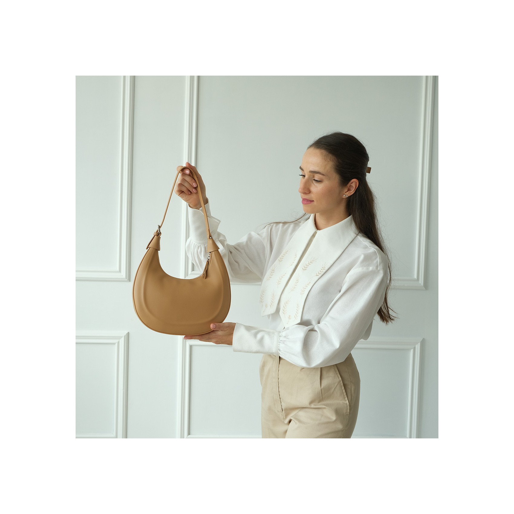 Жіноча шкіряна сумка хобо Veronica світло-коричнева