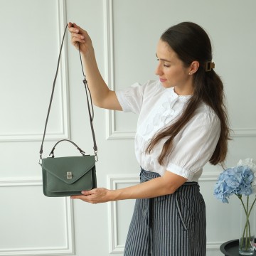 Жіноча шкіряна сумка месенджер Camille сіро-зелена фото