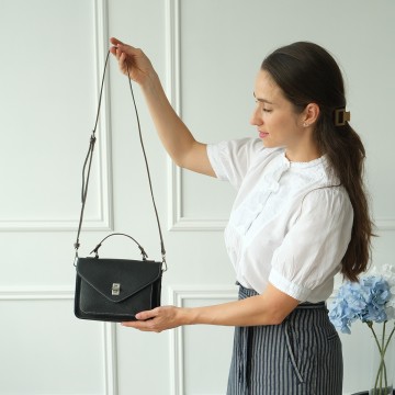 Женская кожаная сумка мессенджер Camille черная фото