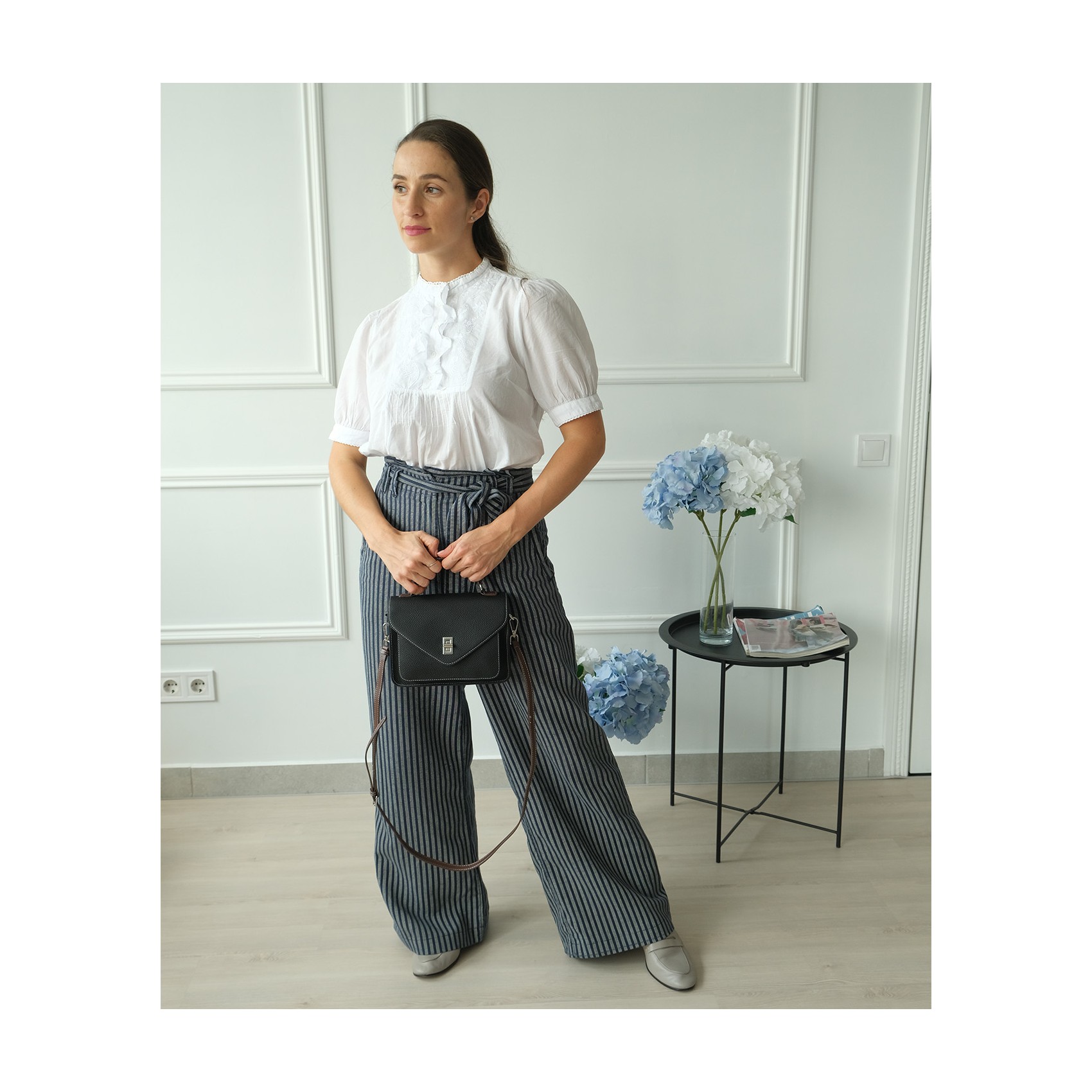 Женская кожаная сумка мессенджер Camille черная