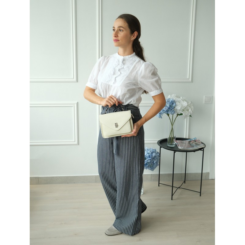 Жіноча шкіряна сумка месенджер Camille молочна - 5 фото