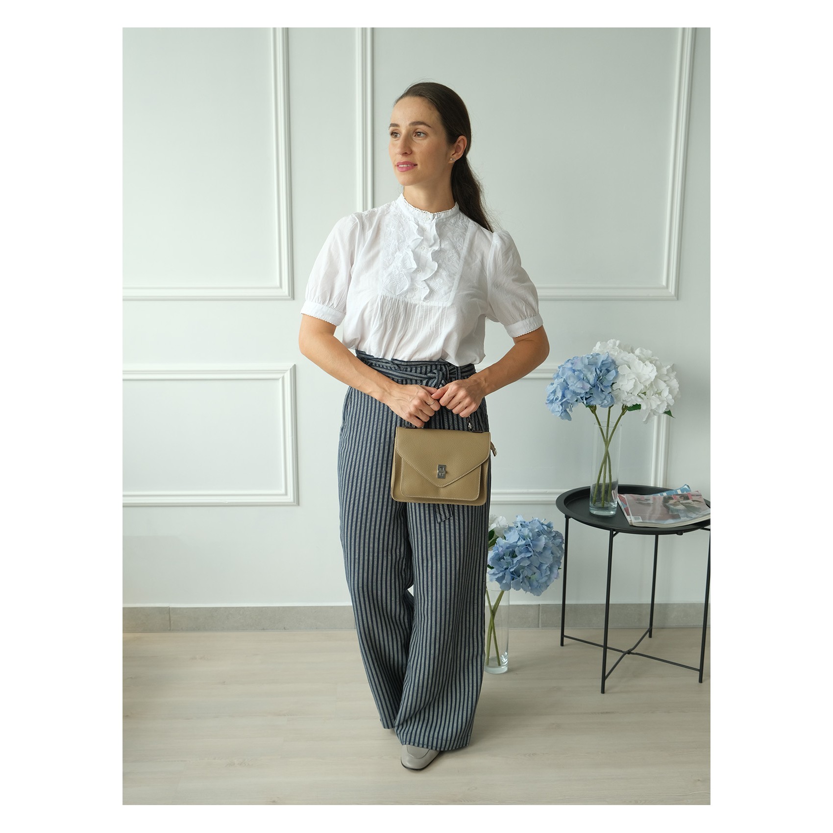 Жіноча шкіряна сумка месенджер Camille бежева