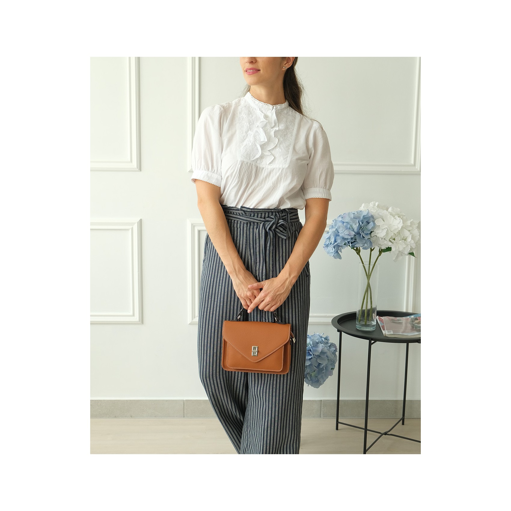 Жіноча шкіряна сумка месенджер Camille коричнева