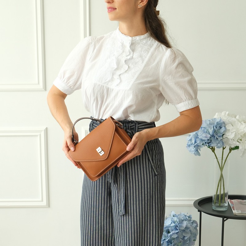 Жіноча шкіряна сумка месенджер Camille коричнева - 7 фото