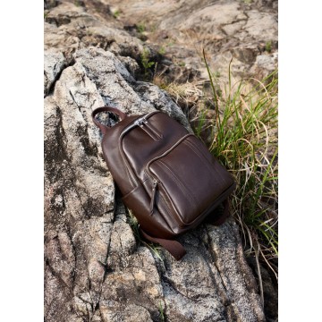 Жіночий шкіряний рюкзак Giulia темно-коричневий фото