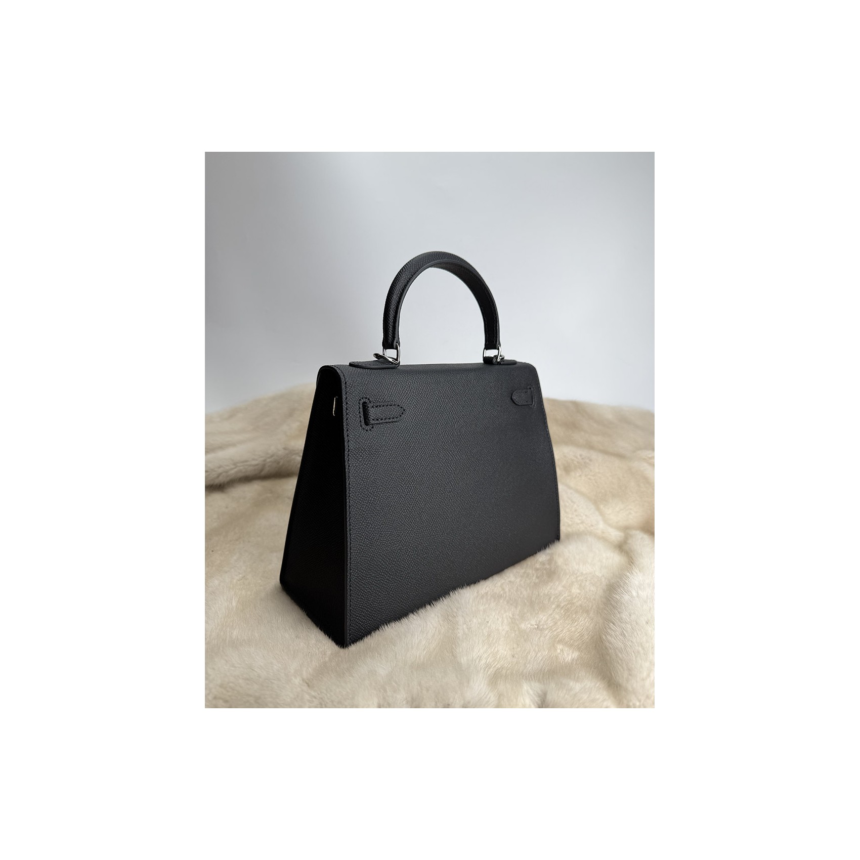 Женская кожаная сумка Kelly 25 черная