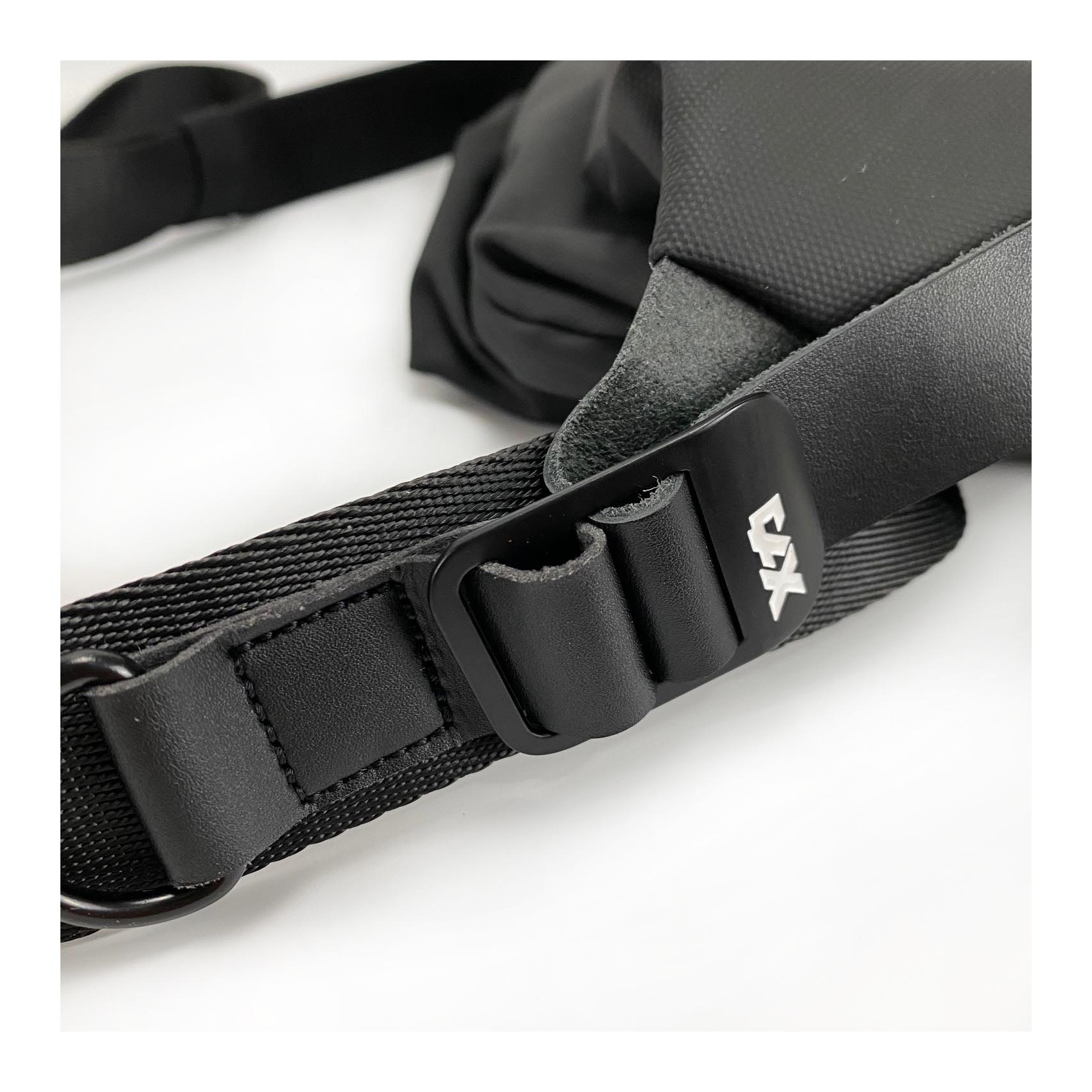 Чоловіча сумка слінг Mackar Urban через плече чорна