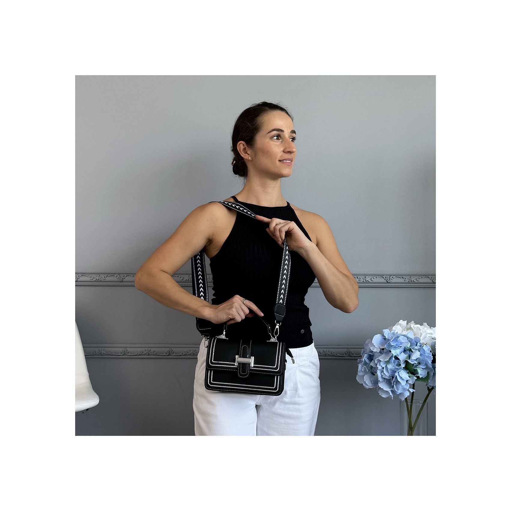 Жіноча сумка крос боді Corinne чорна