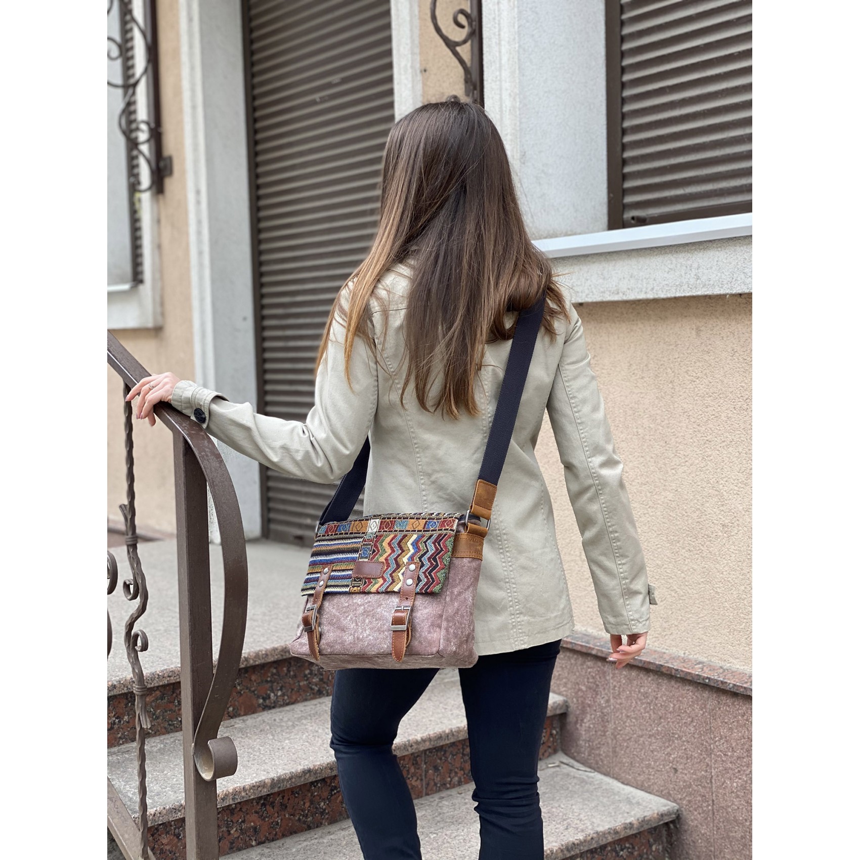 Жіноча сумка через плече Aeon з орнаментом коричнева