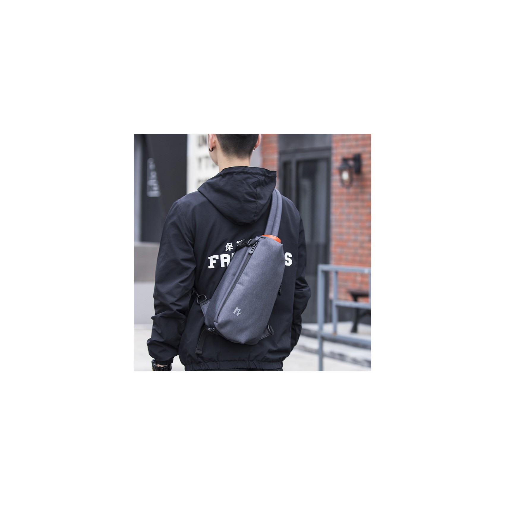 Чоловіча сумка-рюкзак слінг MY на одне плече графіт