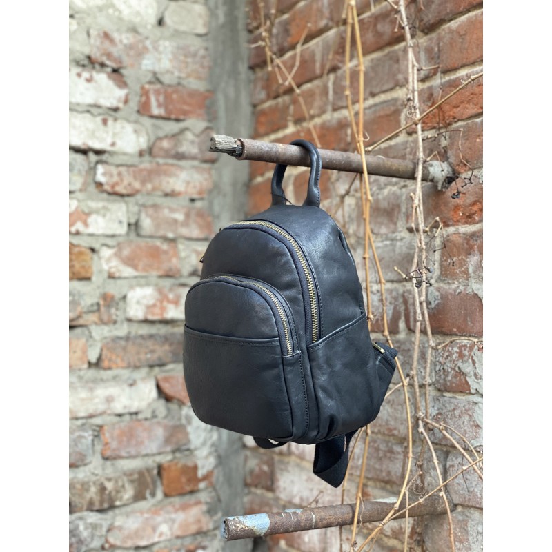 Жіночий шкіряний рюкзак Kate чорний - 8 фото